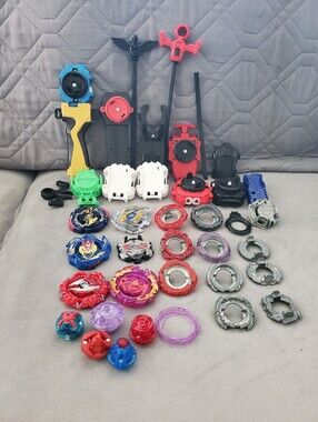Beyblade bundle with launchers
